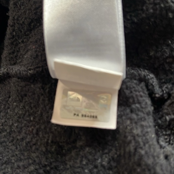 The North Face Women’s Pull Over Black Hoodie - Picture 5 of 5